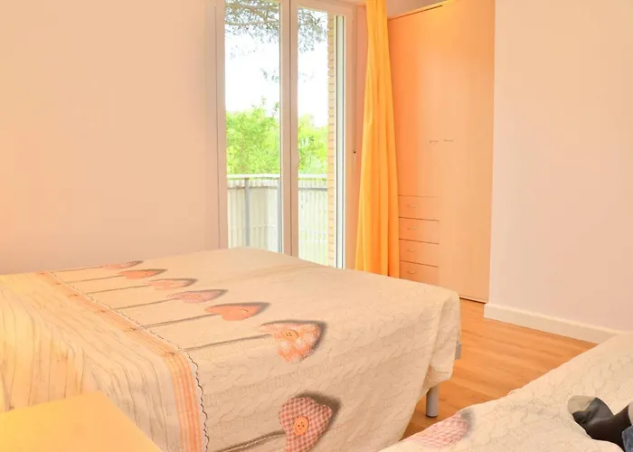 Вилла Lovely Peaceful Near The Beach-beahost